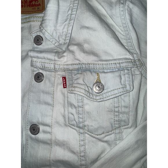 Levi’s Womens Light Wash Denim Trucker Jacket M Classic Jean Coat Casual Cowgirl - Picture 5 of 10